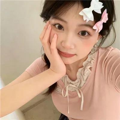 皎若云间月